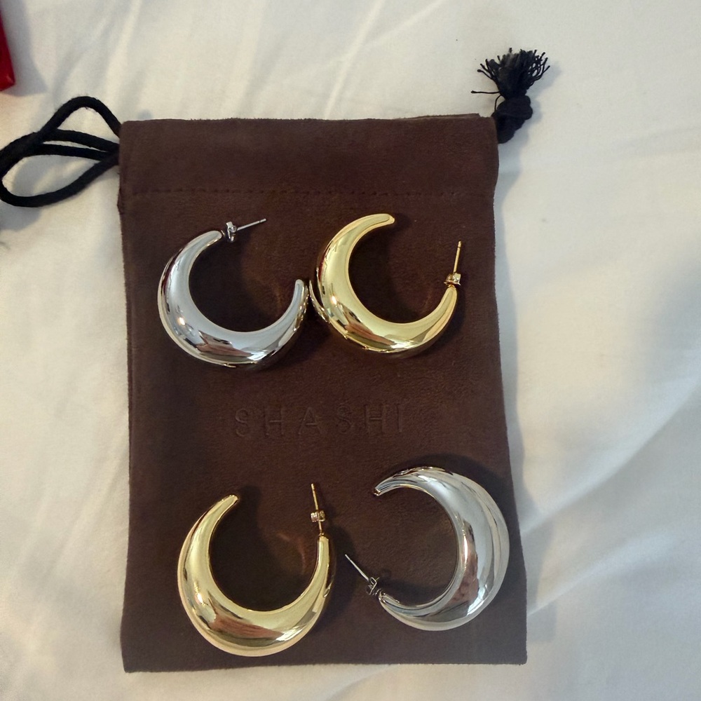 SHASHI TSUKI HOOP IN WHITE + YELLOW GOLD